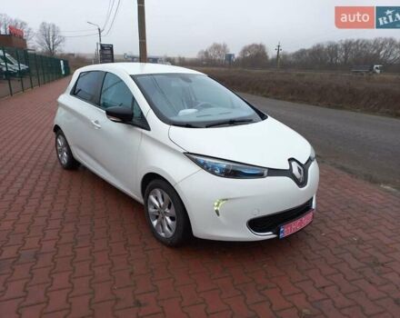 Белый Рено Зое, объемом двигателя 0 л и пробегом 150 тыс. км за 5550 $, фото 15 на Automoto.ua