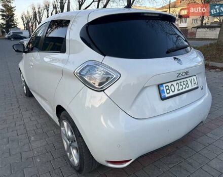 Белый Рено Зое, объемом двигателя 0 л и пробегом 120 тыс. км за 5999 $, фото 20 на Automoto.ua