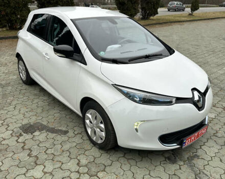Білий Рено Зое, об'ємом двигуна 0 л та пробігом 72 тис. км за 5999 $, фото 4 на Automoto.ua