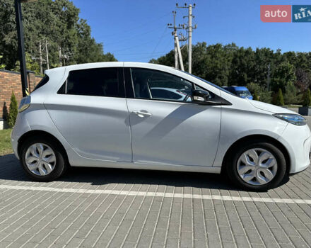Белый Рено Зое, объемом двигателя 0 л и пробегом 163 тыс. км за 6200 $, фото 3 на Automoto.ua