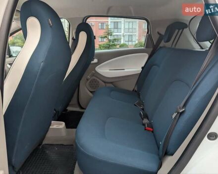 Белый Рено Зое, объемом двигателя 0 л и пробегом 154 тыс. км за 5700 $, фото 25 на Automoto.ua