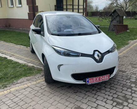 Белый Рено Зое, объемом двигателя 0 л и пробегом 106 тыс. км за 5499 $, фото 4 на Automoto.ua