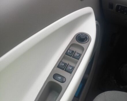 Белый Рено Зое, объемом двигателя 0 л и пробегом 150 тыс. км за 5550 $, фото 10 на Automoto.ua