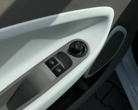 Білий Рено Зое, об'ємом двигуна 0 л та пробігом 201 тис. км за 6400 $, фото 8 на Automoto.ua