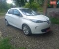 Белый Рено Зое, объемом двигателя 0 л и пробегом 150 тыс. км за 5800 $, фото 1 на Automoto.ua