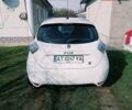 Белый Рено Зое, объемом двигателя 0 л и пробегом 128 тыс. км за 6000 $, фото 4 на Automoto.ua