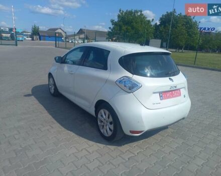 Белый Рено Зое, объемом двигателя 0 л и пробегом 150 тыс. км за 5750 $, фото 15 на Automoto.ua