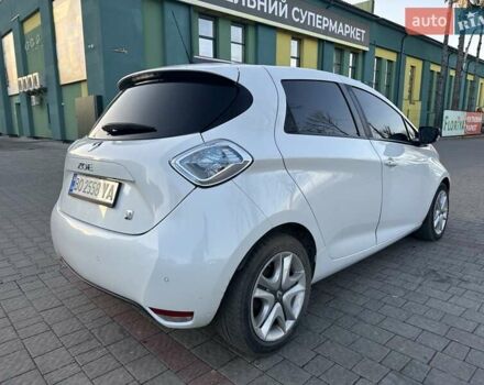 Белый Рено Зое, объемом двигателя 0 л и пробегом 120 тыс. км за 5999 $, фото 16 на Automoto.ua