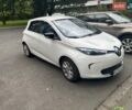 Белый Рено Зое, объемом двигателя 0 л и пробегом 26 тыс. км за 8000 $, фото 1 на Automoto.ua