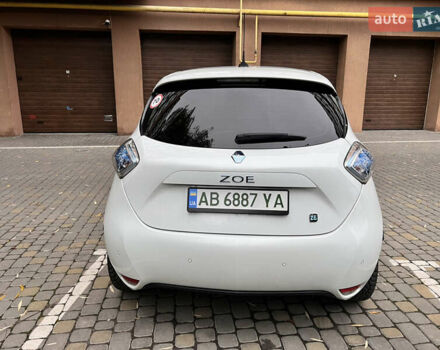 Белый Рено Зое, объемом двигателя 0 л и пробегом 80 тыс. км за 7400 $, фото 2 на Automoto.ua