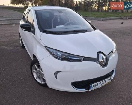 Белый Рено Зое, объемом двигателя 0 л и пробегом 144 тыс. км за 5999 $, фото 1 на Automoto.ua