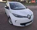 Белый Рено Зое, объемом двигателя 0 л и пробегом 144 тыс. км за 5999 $, фото 1 на Automoto.ua