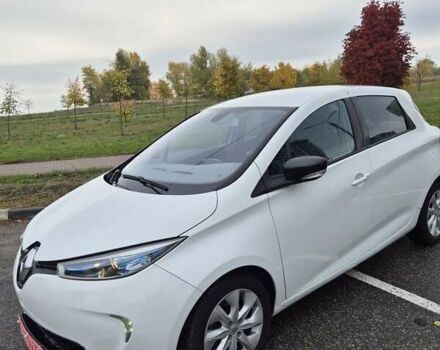 Белый Рено Зое, объемом двигателя 0 л и пробегом 138 тыс. км за 6700 $, фото 4 на Automoto.ua