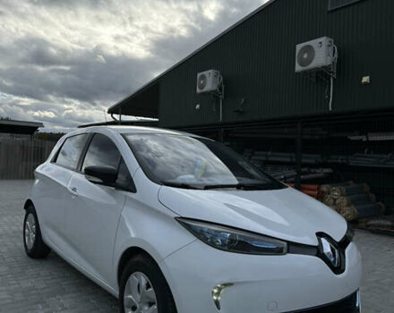 Белый Рено Зое, объемом двигателя 0 л и пробегом 106 тыс. км за 6550 $, фото 8 на Automoto.ua