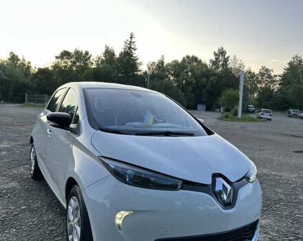Белый Рено Зое, объемом двигателя 0 л и пробегом 104 тыс. км за 6570 $, фото 1 на Automoto.ua
