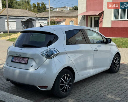 Белый Рено Зое, объемом двигателя 0 л и пробегом 155 тыс. км за 6300 $, фото 5 на Automoto.ua