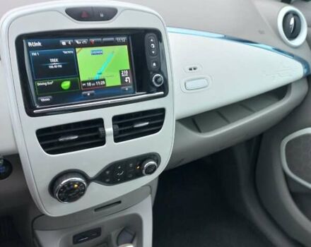 Белый Рено Зое, объемом двигателя 0 л и пробегом 150 тыс. км за 5550 $, фото 14 на Automoto.ua