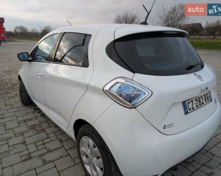 Белый Рено Зое, объемом двигателя 0 л и пробегом 154 тыс. км за 5700 $, фото 2 на Automoto.ua