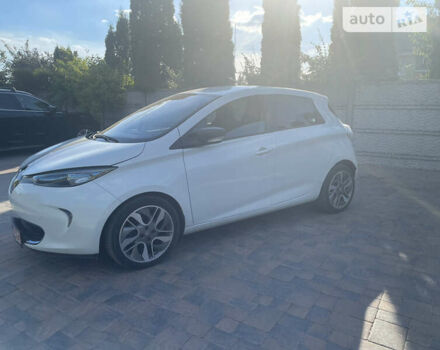 Белый Рено Зое, объемом двигателя 0 л и пробегом 146 тыс. км за 5800 $, фото 4 на Automoto.ua