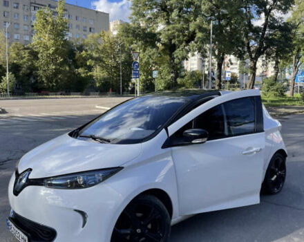 Білий Рено Зое, об'ємом двигуна 0 л та пробігом 74 тис. км за 6400 $, фото 12 на Automoto.ua