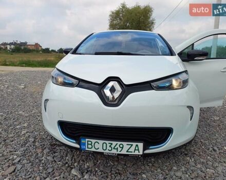Белый Рено Зое, объемом двигателя 0 л и пробегом 53 тыс. км за 6000 $, фото 10 на Automoto.ua