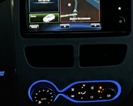 Белый Рено Зое, объемом двигателя 0 л и пробегом 106 тыс. км за 6550 $, фото 36 на Automoto.ua