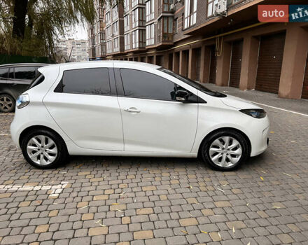 Белый Рено Зое, объемом двигателя 0 л и пробегом 80 тыс. км за 7400 $, фото 1 на Automoto.ua