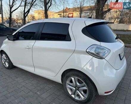 Белый Рено Зое, объемом двигателя 0 л и пробегом 120 тыс. км за 5999 $, фото 21 на Automoto.ua