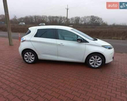 Белый Рено Зое, объемом двигателя 0 л и пробегом 150 тыс. км за 5550 $, фото 8 на Automoto.ua