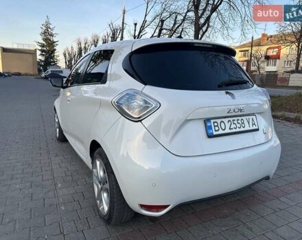 Белый Рено Зое, объемом двигателя 0 л и пробегом 120 тыс. км за 5999 $, фото 19 на Automoto.ua