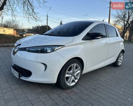 Белый Рено Зое, объемом двигателя 0 л и пробегом 120 тыс. км за 5999 $, фото 5 на Automoto.ua