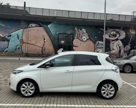 Белый Рено Зое, объемом двигателя 0 л и пробегом 100 тыс. км за 6500 $, фото 10 на Automoto.ua