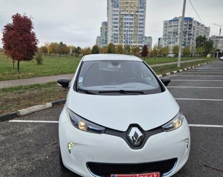 Белый Рено Зое, объемом двигателя 0 л и пробегом 138 тыс. км за 6700 $, фото 1 на Automoto.ua