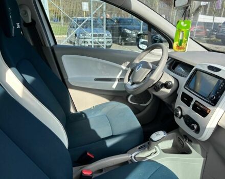 Білий Рено Зое, об'ємом двигуна 0 л та пробігом 201 тис. км за 6400 $, фото 17 на Automoto.ua