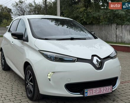 Белый Рено Зое, объемом двигателя 0 л и пробегом 158 тыс. км за 5999 $, фото 1 на Automoto.ua