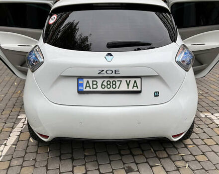 Белый Рено Зое, объемом двигателя 0 л и пробегом 80 тыс. км за 7400 $, фото 13 на Automoto.ua