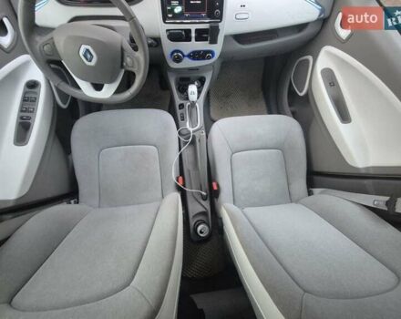 Белый Рено Зое, объемом двигателя 0 л и пробегом 135 тыс. км за 6499 $, фото 10 на Automoto.ua
