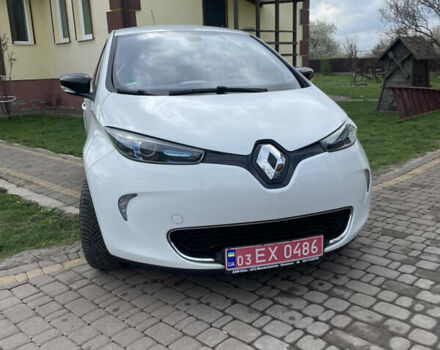 Белый Рено Зое, объемом двигателя 0 л и пробегом 106 тыс. км за 5499 $, фото 1 на Automoto.ua