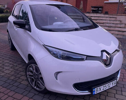 Белый Рено Зое, объемом двигателя 0 л и пробегом 155 тыс. км за 6800 $, фото 2 на Automoto.ua