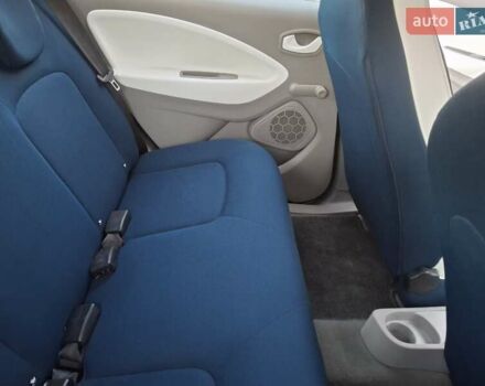 Белый Рено Зое, объемом двигателя 0 л и пробегом 144 тыс. км за 6300 $, фото 6 на Automoto.ua