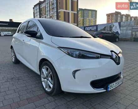 Белый Рено Зое, объемом двигателя 0 л и пробегом 120 тыс. км за 5999 $, фото 11 на Automoto.ua