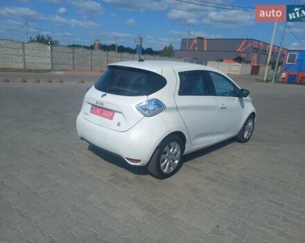 Белый Рено Зое, объемом двигателя 0 л и пробегом 150 тыс. км за 5750 $, фото 14 на Automoto.ua
