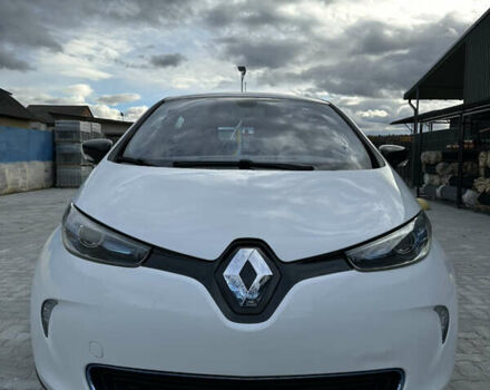 Белый Рено Зое, объемом двигателя 0 л и пробегом 106 тыс. км за 6550 $, фото 9 на Automoto.ua