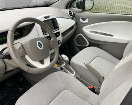 Белый Рено Зое, объемом двигателя 0 л и пробегом 211 тыс. км за 5800 $, фото 5 на Automoto.ua