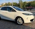 Белый Рено Зое, объемом двигателя 0 л и пробегом 192 тыс. км за 5900 $, фото 2 на Automoto.ua