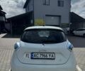 Белый Рено Зое, объемом двигателя 0 л и пробегом 101 тыс. км за 6300 $, фото 12 на Automoto.ua