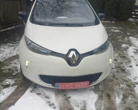 Белый Рено Зое, объемом двигателя 0 л и пробегом 150 тыс. км за 5550 $, фото 1 на Automoto.ua