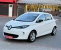 Белый Рено Зое, объемом двигателя 0 л и пробегом 84 тыс. км за 6500 $, фото 2 на Automoto.ua