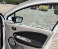 Белый Рено Зое, объемом двигателя 0 л и пробегом 100 тыс. км за 6500 $, фото 21 на Automoto.ua