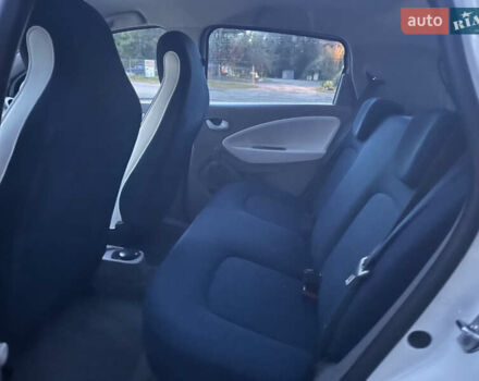 Белый Рено Зое, объемом двигателя 0 л и пробегом 106 тыс. км за 6550 $, фото 38 на Automoto.ua